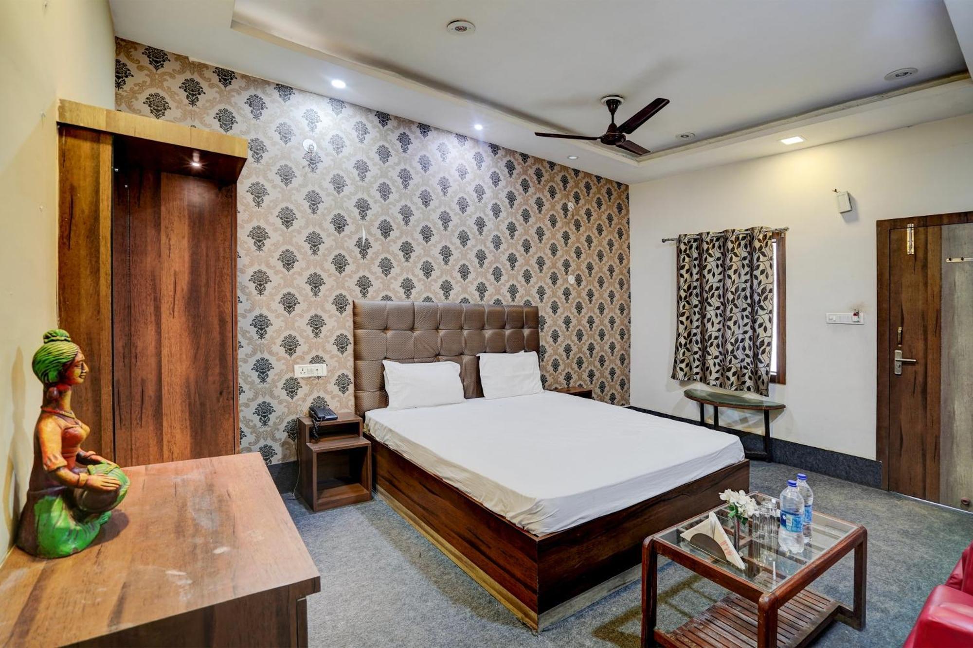 Hotel O Shyam Utsav Mirzāpur Zewnętrze zdjęcie